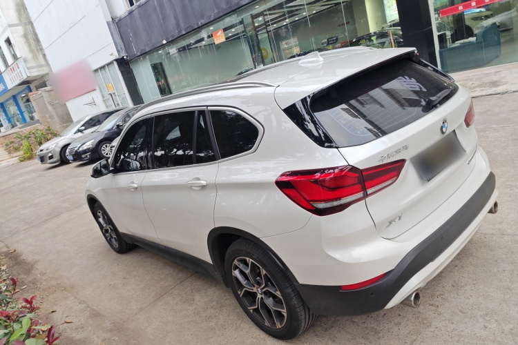 宝马X1 2021款 sDrive25Li 领先型车身外观4