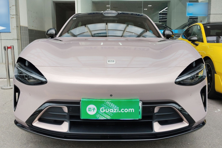 小米汽车 小米YU7 2025款 超长续航高性能四驱Max版车身外观2