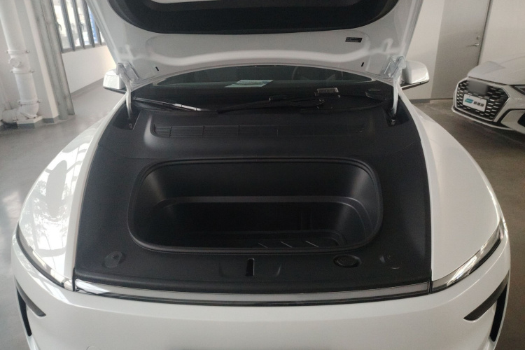 特斯拉 Model Y L 2025款 长续航全轮驱动版局部细节24