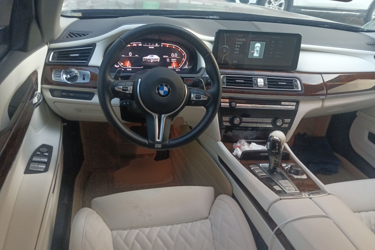 宝马7系 2010款 760Li中控内饰13