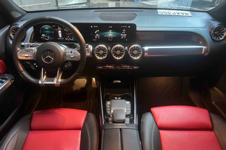 奔驰GLB AMG 2021款 改款 AMG GLB 35 4MATIC中控内饰7004