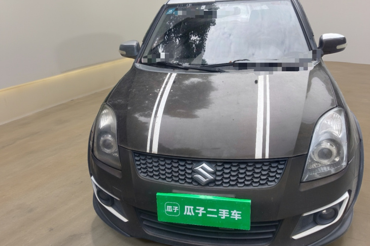 铃木 雨燕 2013款 1.5L 手动20周年限量版车身外观2