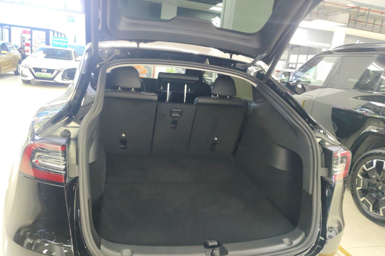 特斯拉 Model Y 2022款 改款 后轮驱动版机舱底盘23