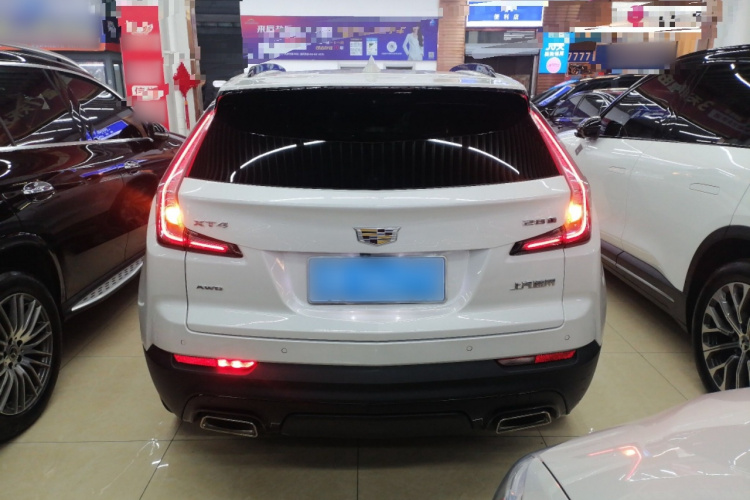 凯迪拉克XT4 2018款 28T 四驱领先运动型车身外观6