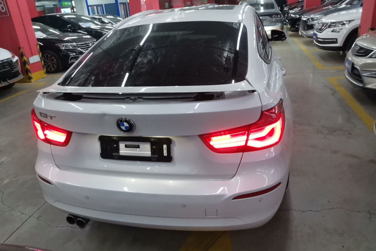 宝马3系GT 2018款 320i 时尚型车身外观6004