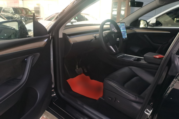 特斯拉 Model Y 2021款 标准续航后驱版中控内饰7003