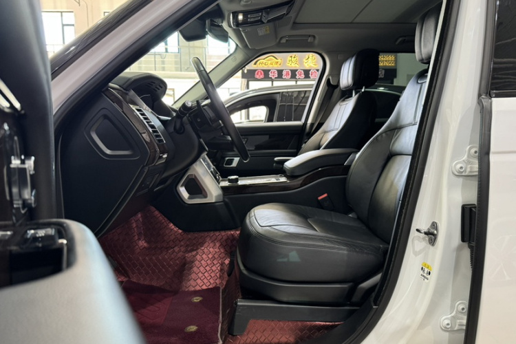 路虎 揽胜 2021款 3.0 L6 盛世版中控内饰7005