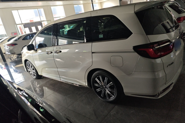 本田 奥德赛 2024款 2.0L e:HEV 锐·智享版车身外观4