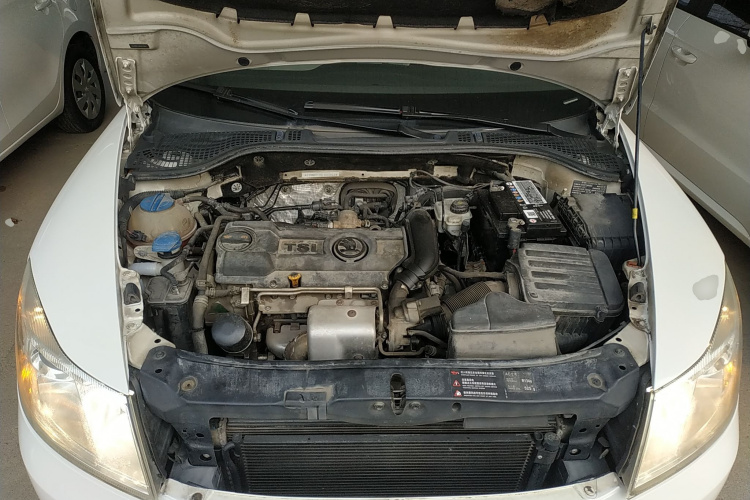 斯柯达 明锐 2014款 1.4TSI DSG逸俊版机舱底盘24