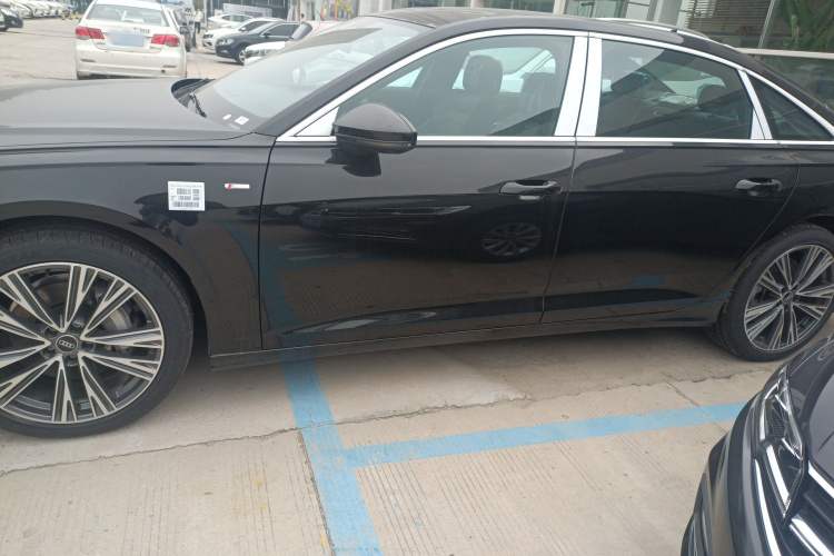 奥迪A6L 2025款 45 TFSI quattro 臻选动感型车身外观6005