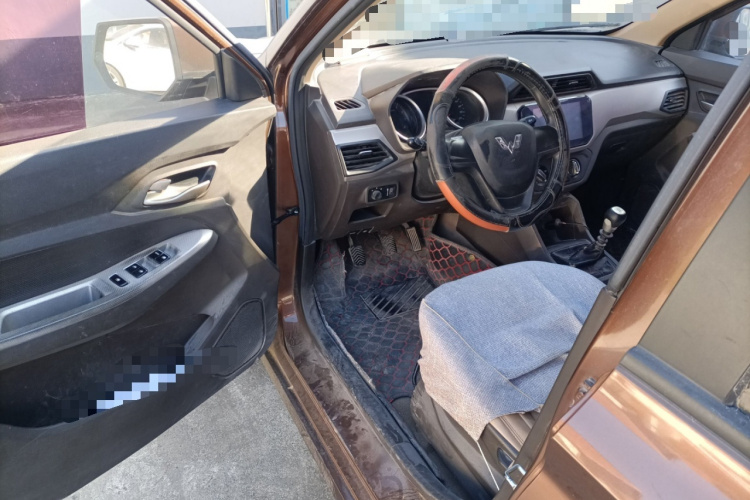 五菱汽车 五菱宏光 2019款 1.5L S舒适型国VI LAR中控内饰7003