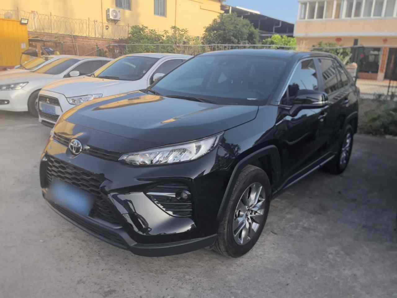 丰田 威兰达 2024款 2.0L CVT两驱领先版(2)