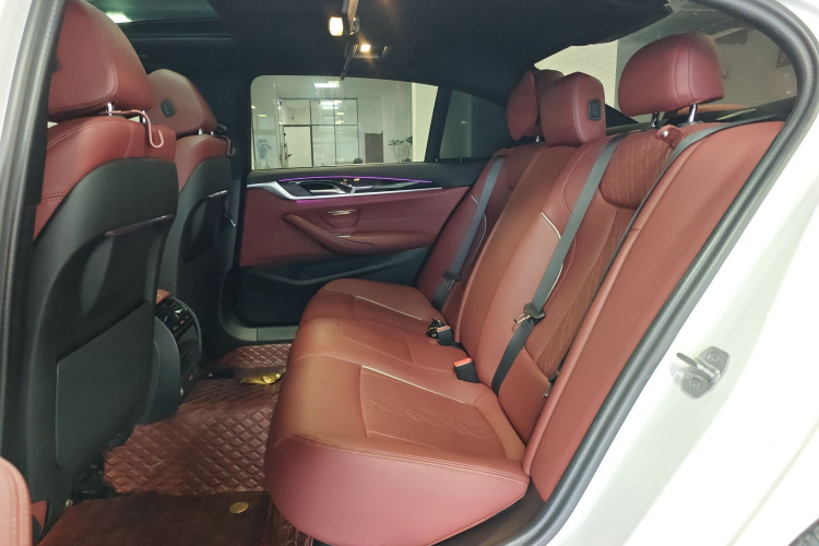 宝马5系 2022款 改款二 525Li M运动套装中控内饰21