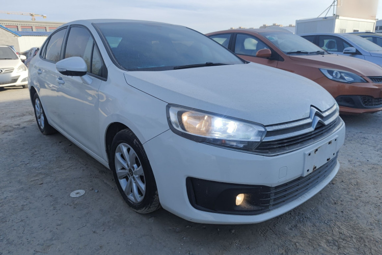 雪铁龙 C4世嘉 2018款 1.6L 手动舒适型车身外观3