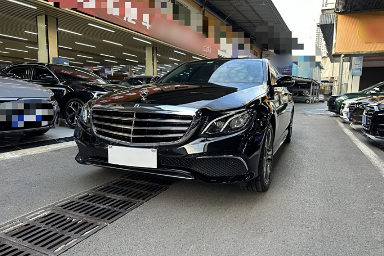 奔驰E级 2018款 改款 E 200 L 运动型车身外观1