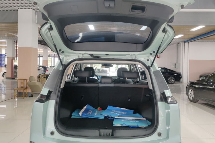 埃安 AION Y 2023款 Plus 510 科技版机舱底盘23