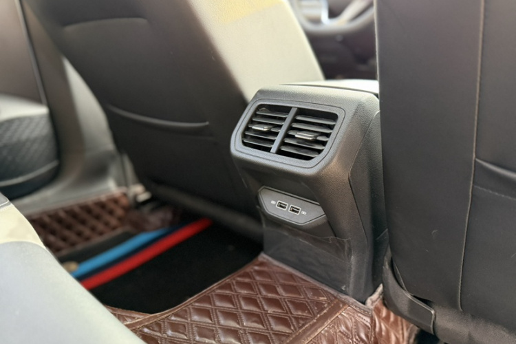 大众 宝来 2023款 300TSI DSG尊行版局部细节9001