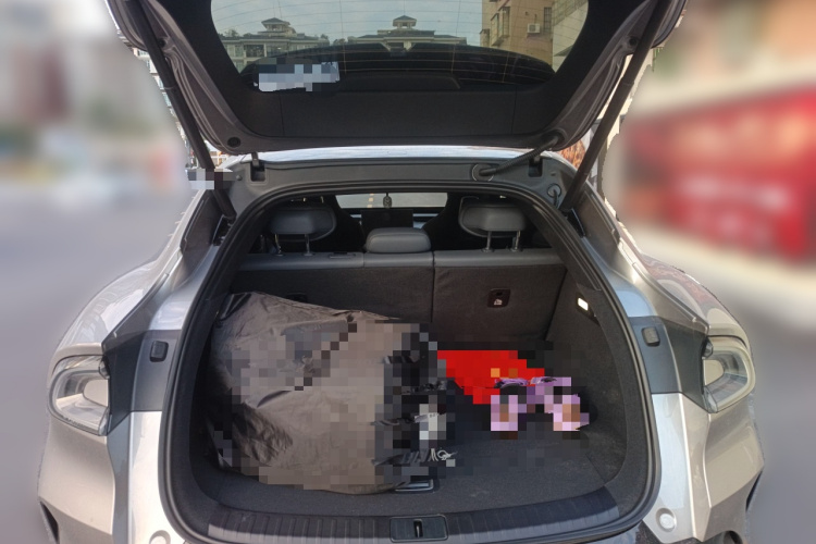 小米汽车 小米YU7 2025款 超长续航四驱Pro版中控内饰23