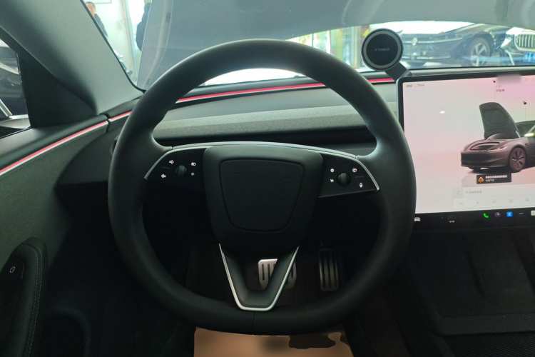 特斯拉 Model 3 2023款 后轮驱动版中控内饰13