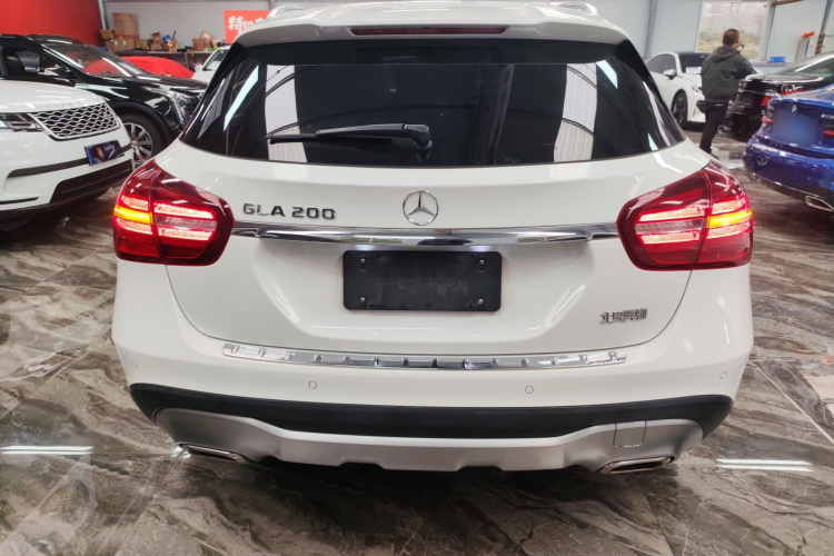 奔驰GLA 2017款 GLA 200 时尚型车身外观6