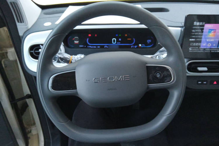 吉利银河 熊猫 2025款 210km 元气熊中控内饰13