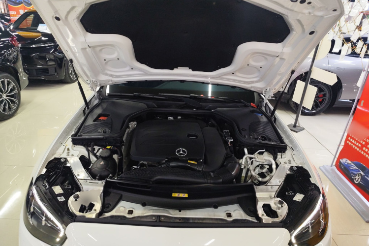 奔驰E级(进口) 2021款 改款 E 260 豪华型运动版局部细节24