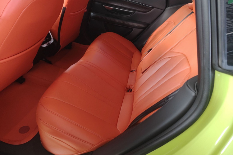 小鹏P7 2022款 670E+鹏翼版中控内饰7004