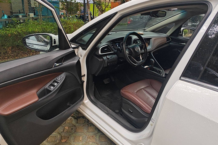 别克GL6 2019款 18T 6座互联尊贵型 国VI中控内饰7003