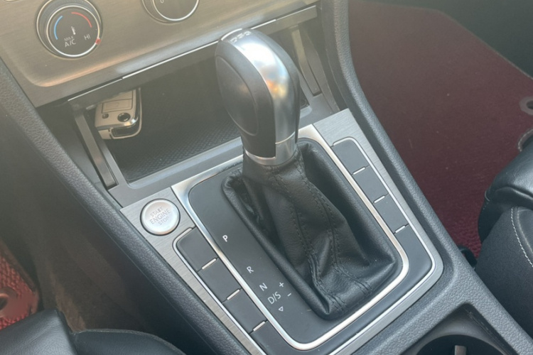 大众 高尔夫 2016款 230TSI 自动豪华型中控内饰7004