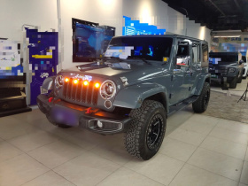 Jeep 牧马人 2014款 3.0L Sahara 四门版