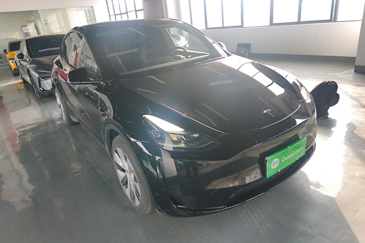 特斯拉 Model Y 2022款 改款 后轮驱动版车身外观3