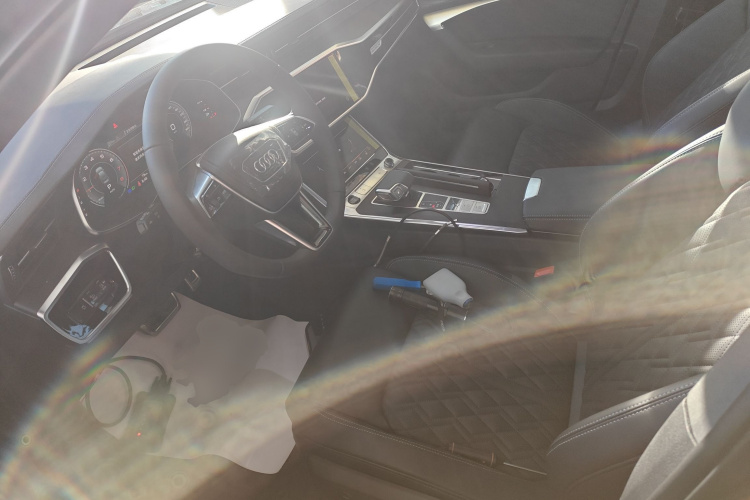 奥迪A6L 2026款 45 TFSI quattro 臻选动感型中控内饰19