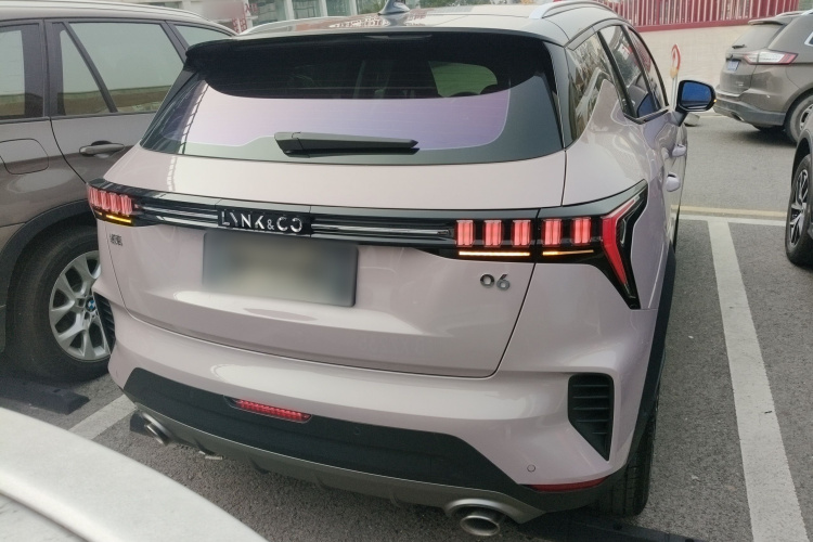 领克06 2023款 Remix 1.5T Hero车身外观6