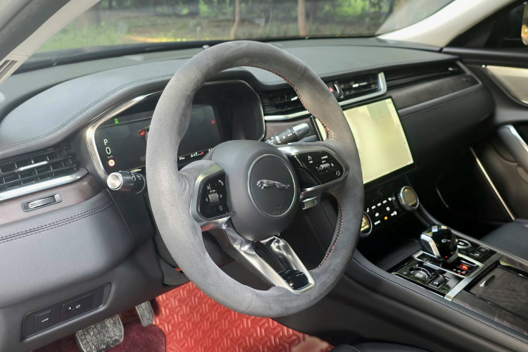 捷豹XFL 2021款 XFL 2.0T P250 两驱尊享豪华版局部细节9001