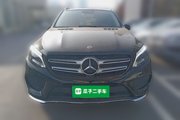 奔驰GLE 2018款 GLE 320 4MATIC 动感型臻藏版车身外观2