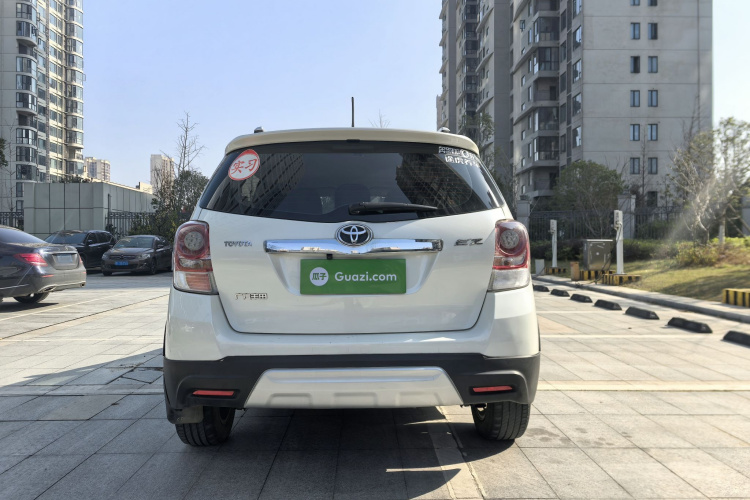 丰田 逸致 2015款 180E CVT跨界版车身外观6010