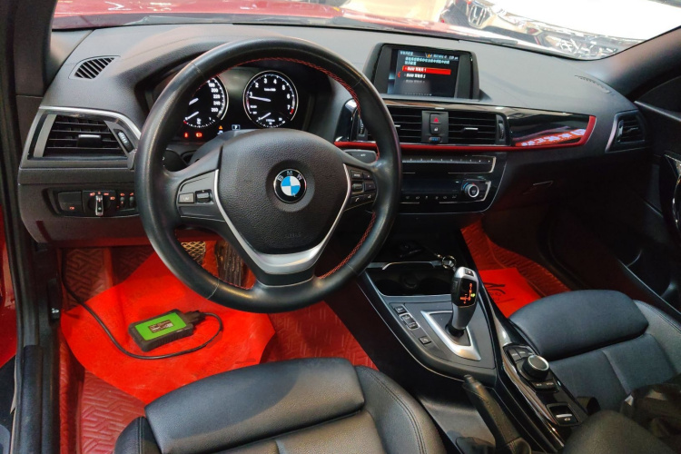 宝马2系(进口) 2019款 225i 敞篷轿跑车 运动设计套装中控内饰7002