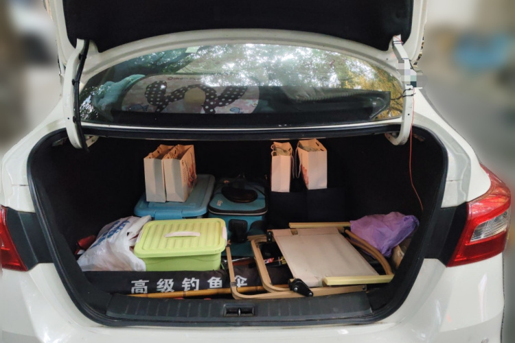 日产 轩逸 2019款 经典 1.6XE 手动舒适版中控内饰23