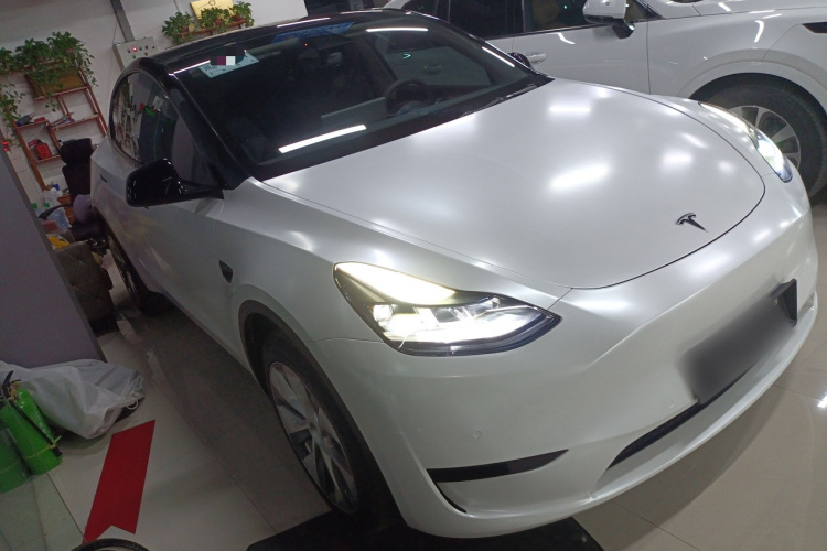 特斯拉 Model Y 2022款 改款 后轮驱动版车身外观3