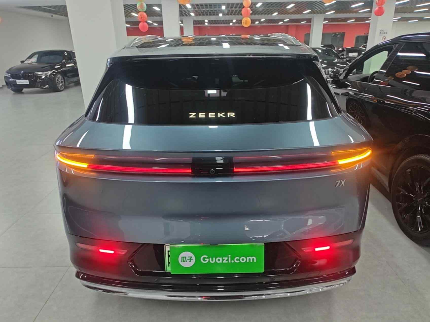 极氪7X 2025款 75kWh 后驱智驾版(3)