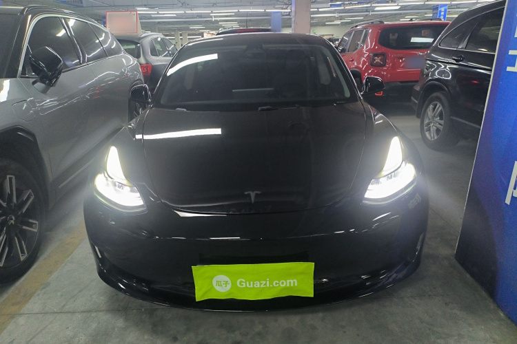 特斯拉 Model 3 2022款 后轮驱动版车身外观2