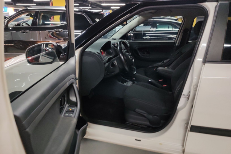 斯柯达 晶锐 2014款 1.6L 自动Sport版中控内饰7003