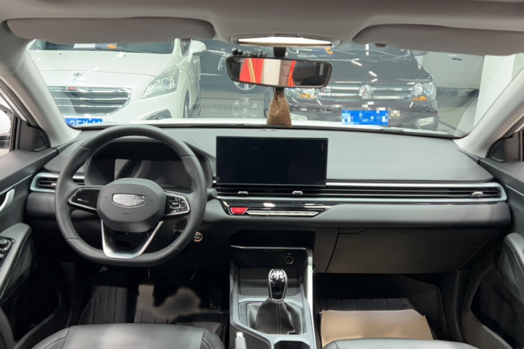 吉利汽车 帝豪 2026款 第4代 400万纪念款 1.5L 手动超越型中控内饰7002