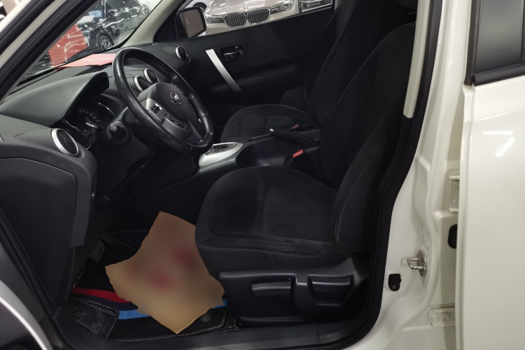 日产 逍客 2015款 2.0XL 酷火 CVT 2WD中控内饰19