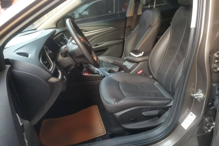 别克 英朗 2015款 18T 双离合豪华型中控内饰19