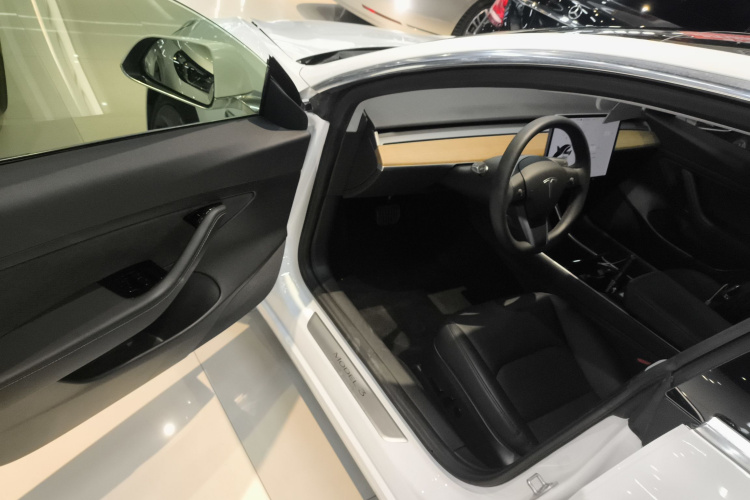 特斯拉 Model 3 2020款 标准续航后驱升级版中控内饰20