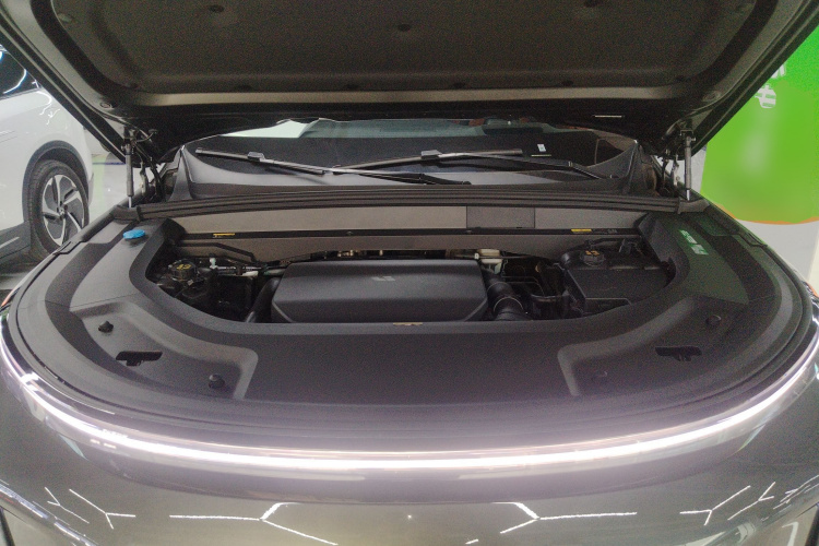 理想汽车 理想L9 2022款 Max机舱底盘24