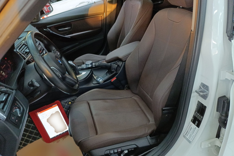 宝马3系 2018款 320Li 领先型M运动套装局部细节19