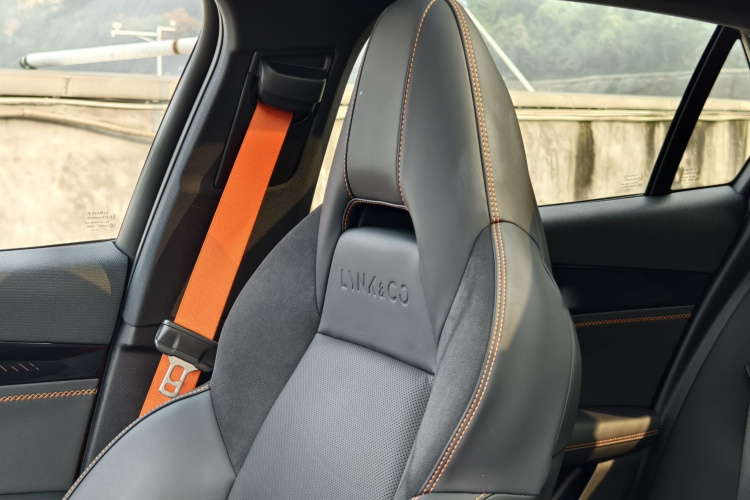 领克03 2025款 2.0TD DCT冠军版Pro中控内饰7005