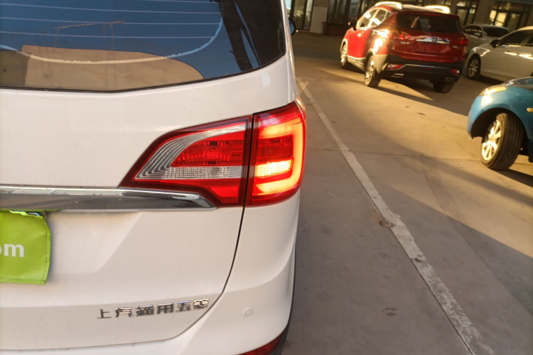 宝骏730 2016款 1.8L iAMT豪华型 7座车身外观9